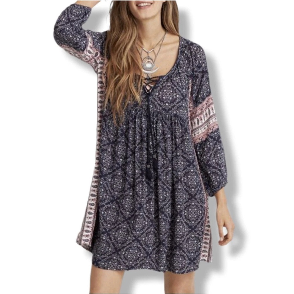 American Eagle Outfitters Navy and White Patterned Fabric